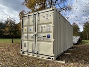 20ft standard height (one-trip) with easy open 3-lever doors and lock box
